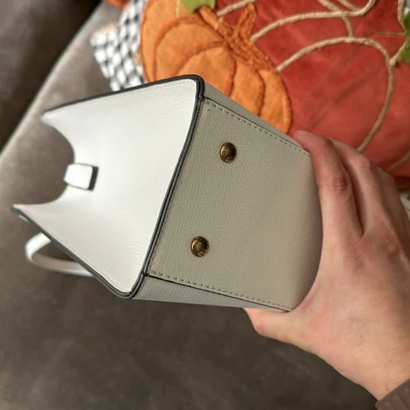 ✨️🔹️RARE🔹️✨️🌈 PREOWN KARL LAGERFELD Maybelle white rainbow hearts Satchel🌈